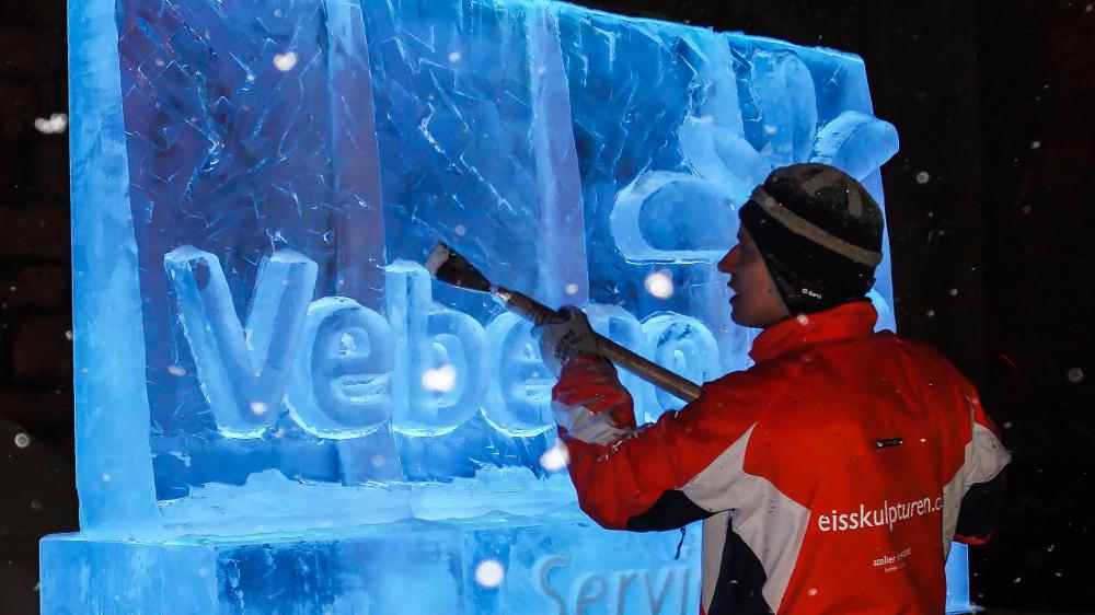 eisschnitzen live mit eisbildhauer