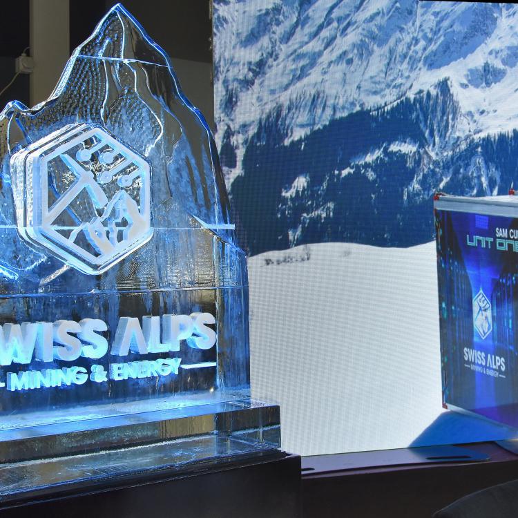 Eisskulptur Swiss Alps