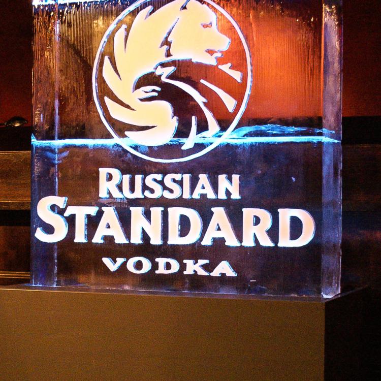 eisskulpturen.ch  Eislogo Russian Standard