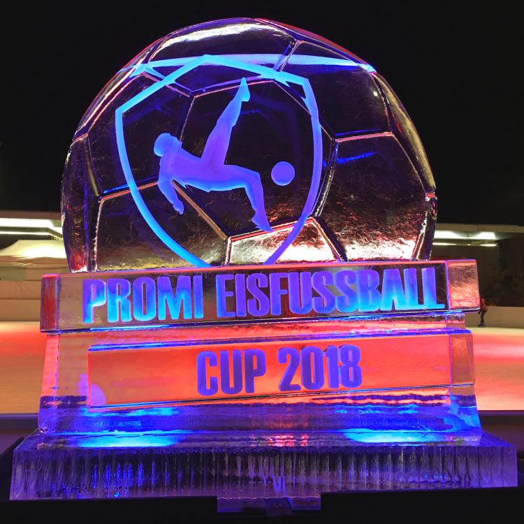 eisskulpturen_Ch_Eislogo_Promifussball 2018