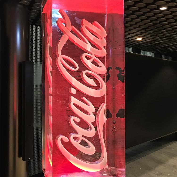 eisskulpturen_Ch_Eislogo_Cocacola_front