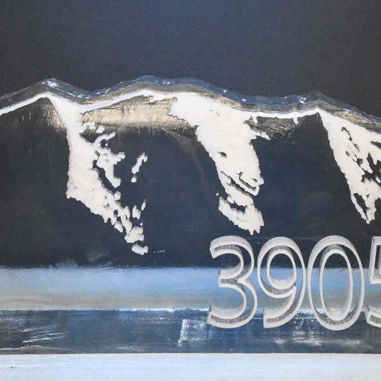 eisskulpturen_Ch_Eislogo_3905
