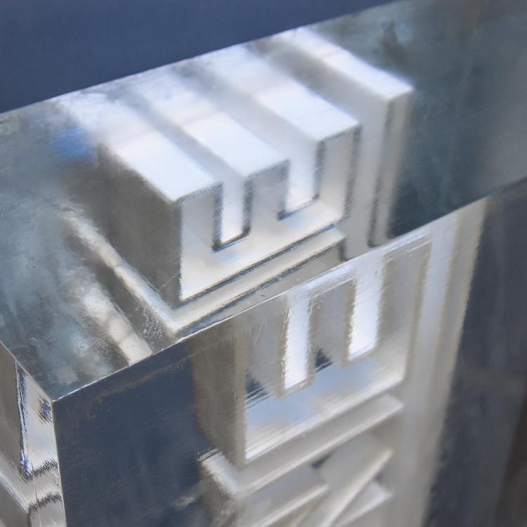 eisskulpturen_Ch_Eislogo_Engine_detail