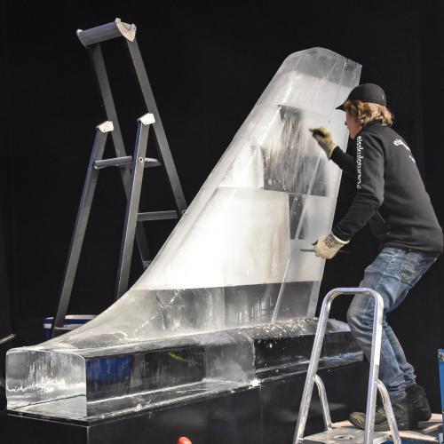 eisskulpturen_Ch_Eislogo_Swiss_ aufbau1