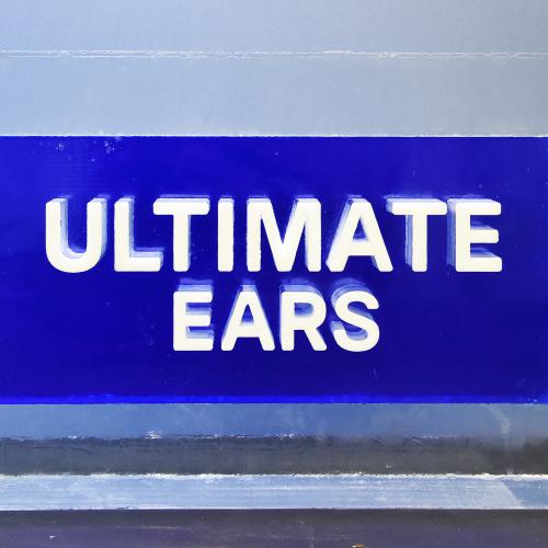 eisskulpturen_CH_Eislogo Unltimate ears_blau