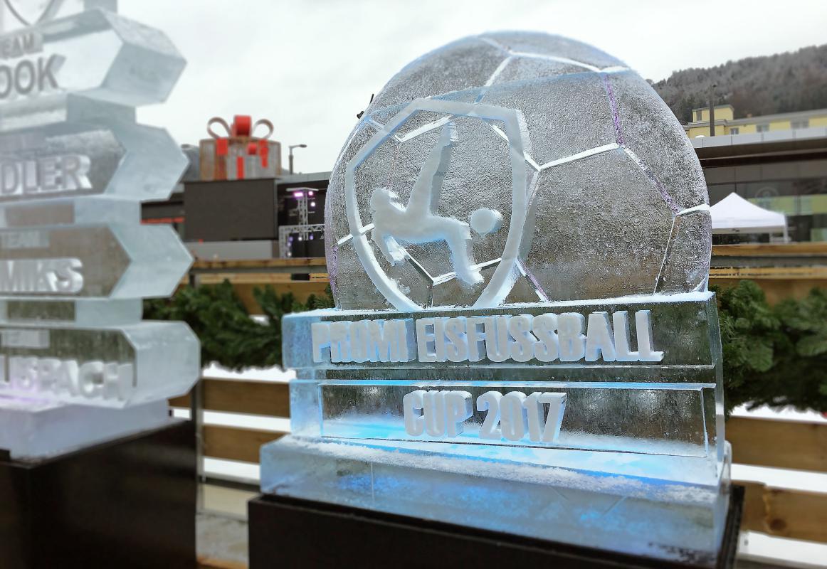 eisskulpturen.ch - eislogo - Eisfussball