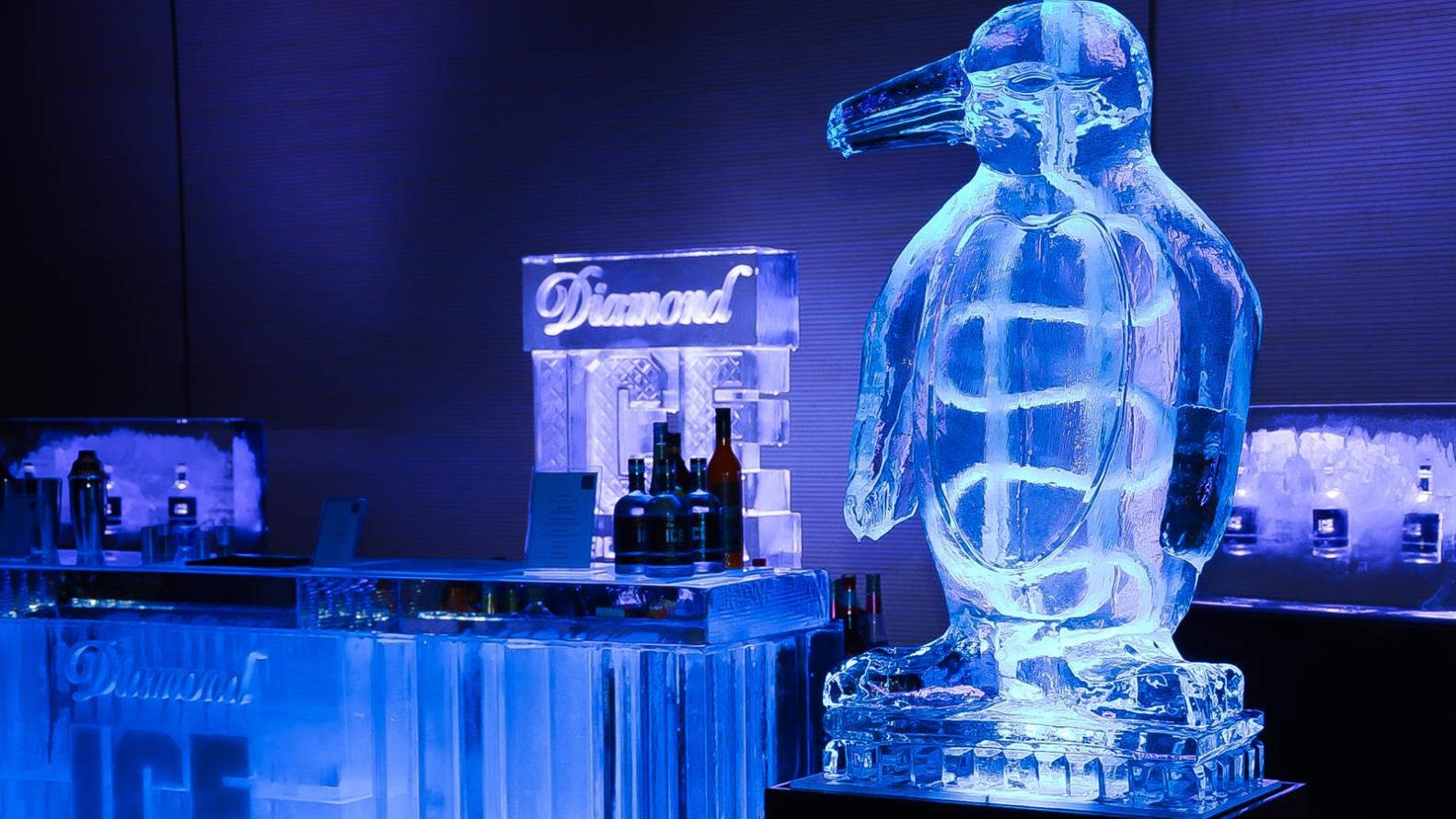 eisskulpturen.ch - Pinguin