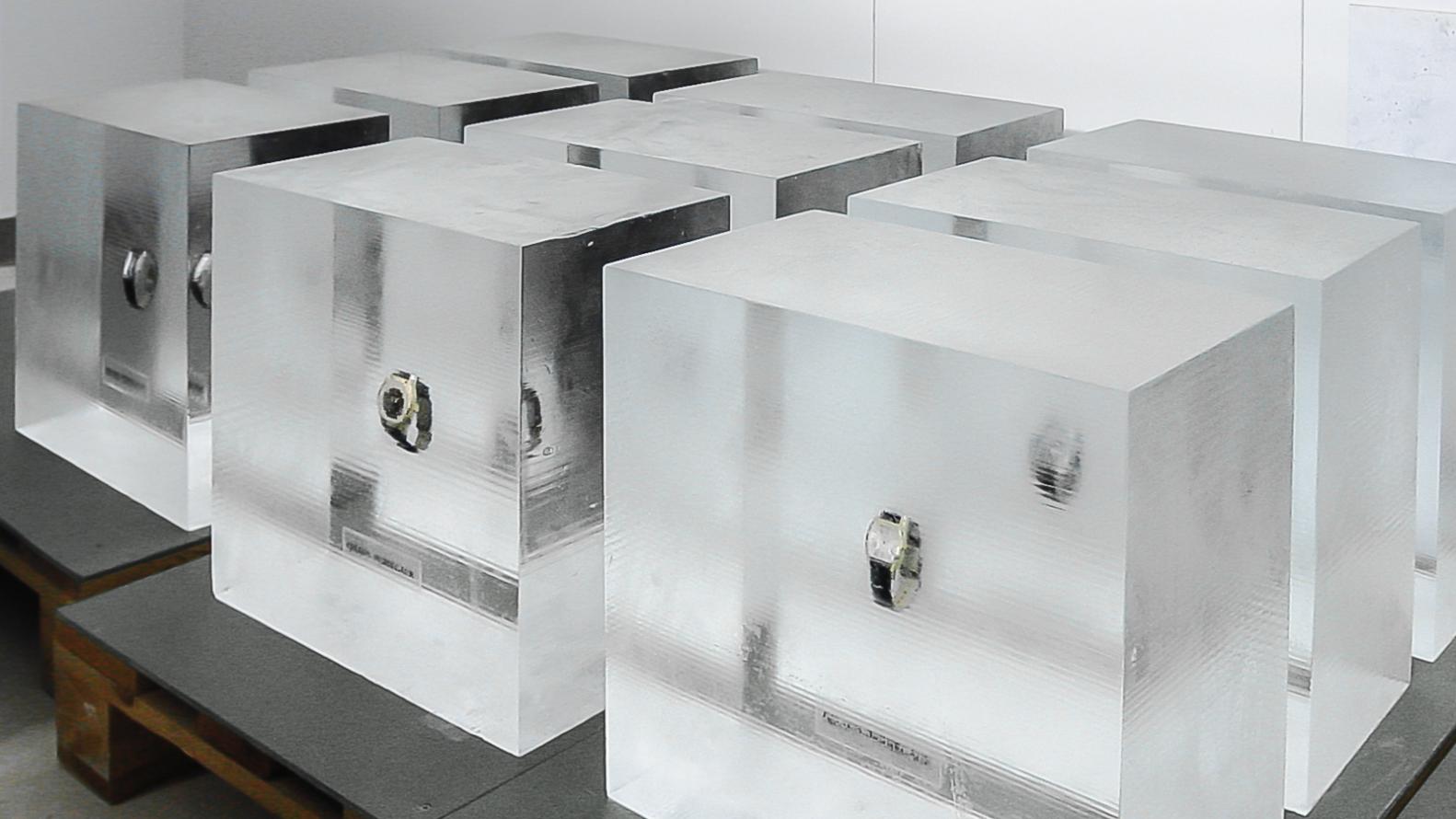 eisskulpturen.ch - eingefrorene Uhren
