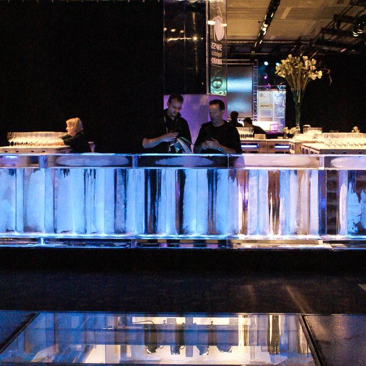 eisskulpturen.ch_eisbar_6m einfach