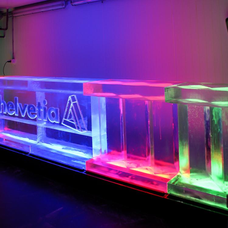 eisskulpturen.ch_eisbar_Helvetia