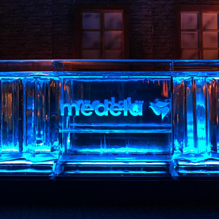 eisskulpturen.ch_eisbar 3m_medela