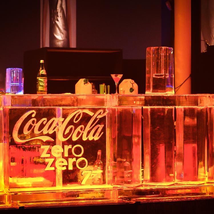 eisskulpturen.ch_eisbar_coca-cola