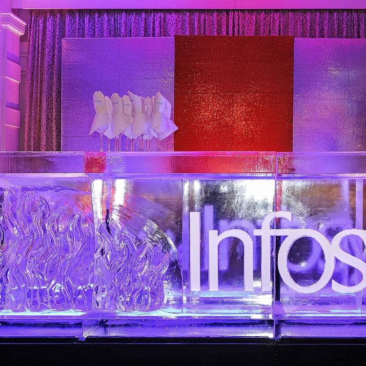 eisskulpturen.ch_eisbar_infosys