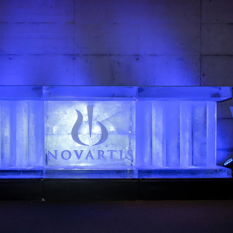 eisskulpturen.ch_eisbar_novartis
