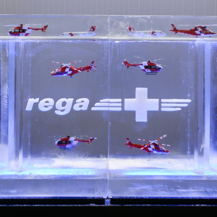 eisskulpturen.ch_eisbar_Rega