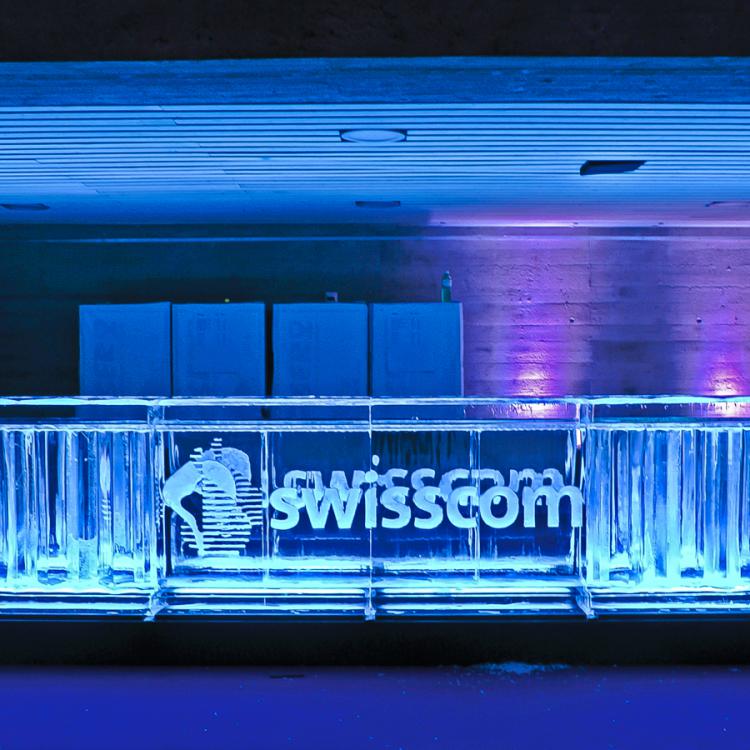 eisskulpturen.ch_eisbar_6m_swisscom