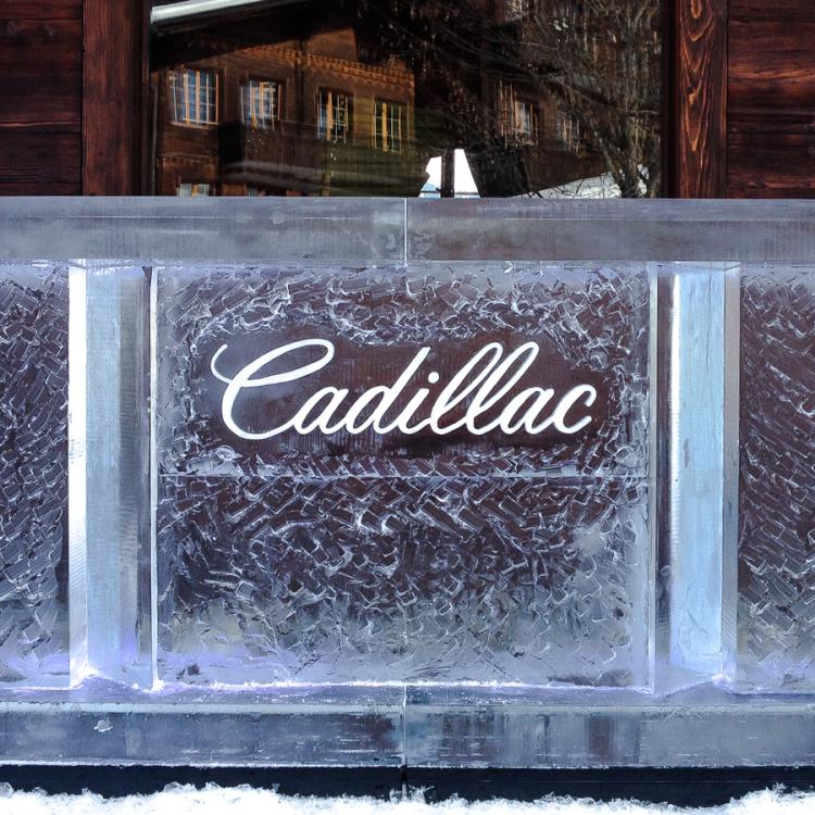eisskulpturen.ch_eisbar_ cadillac