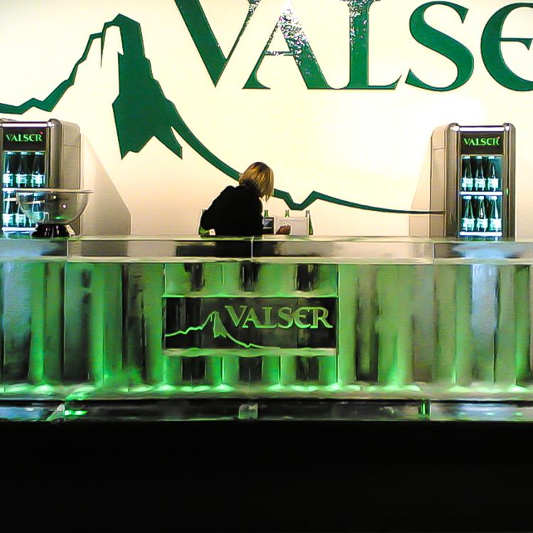 eisskulpturen.ch_eisbar_valser