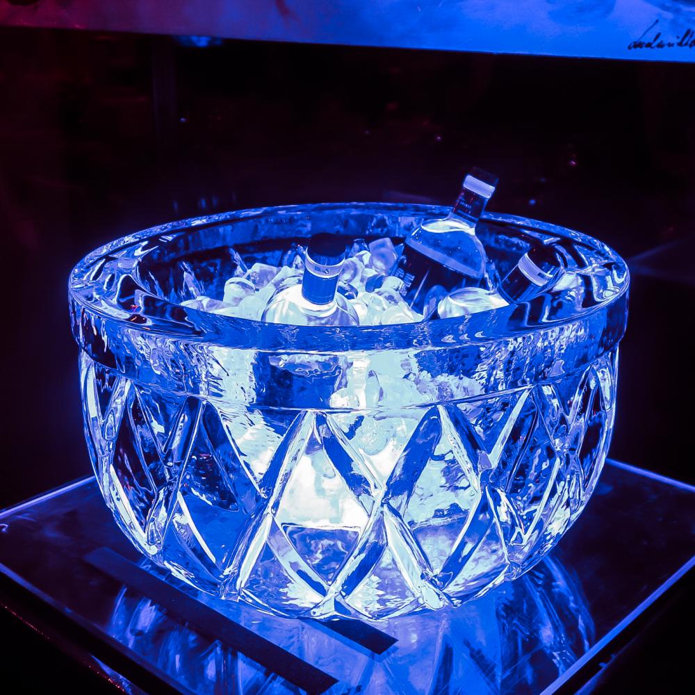 eisskulpturen. Eisschüssel